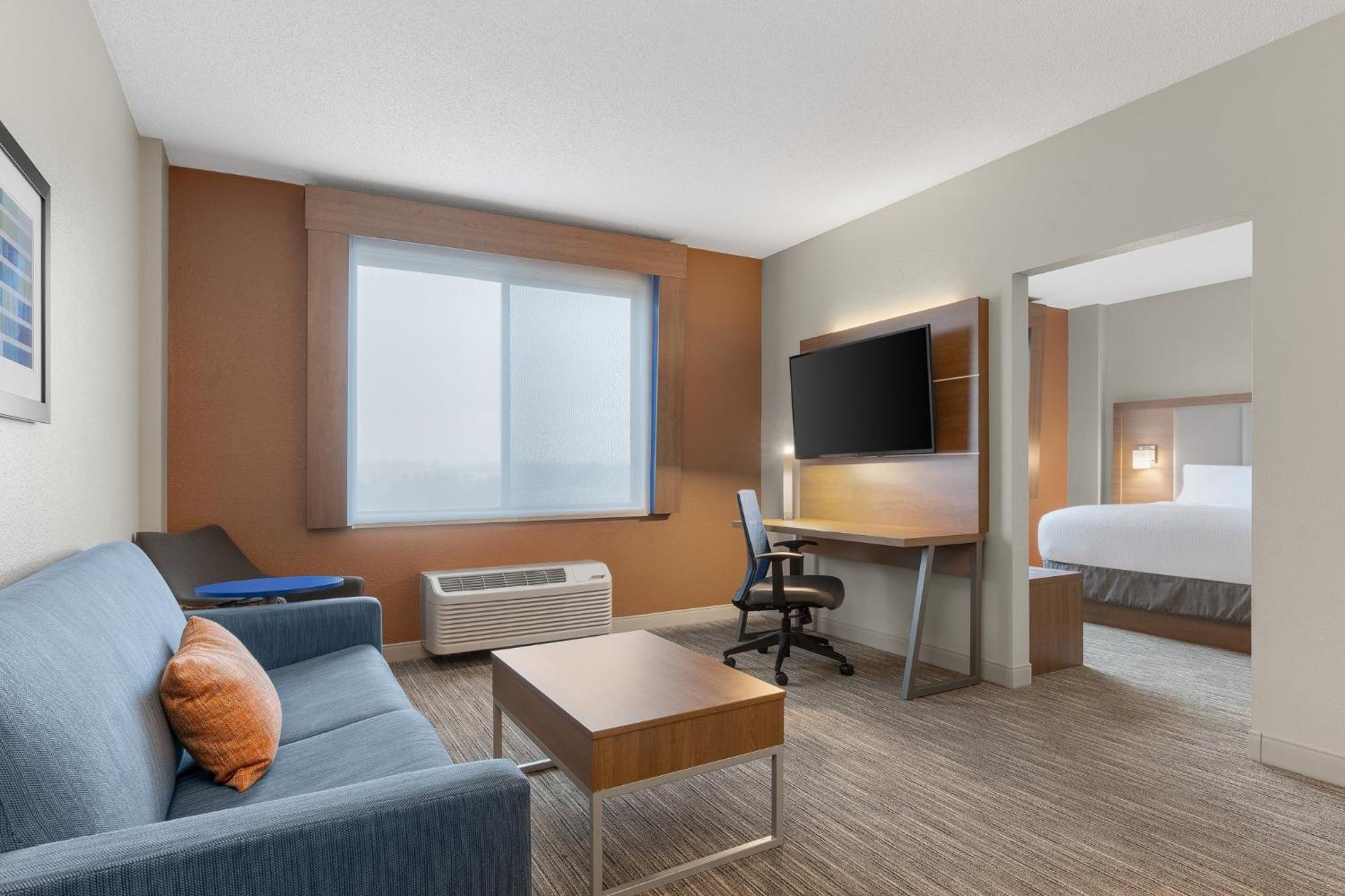 Holiday Inn Express Hotel & Suites Coralville By Ihg Exterior foto